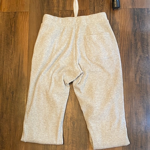 ALO Yoga grey Striped Track Pants - Picture 4 of 7